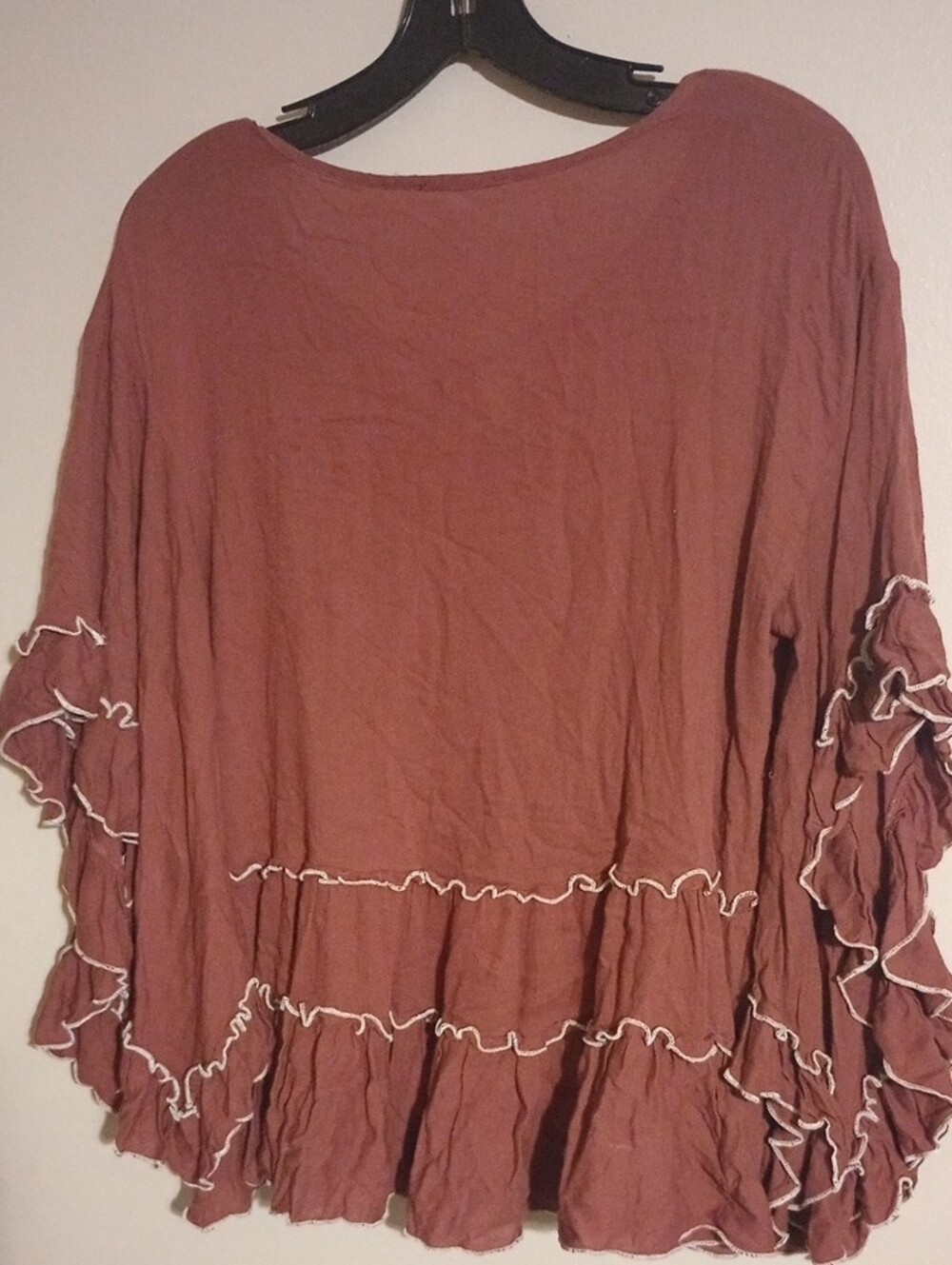 Women’s Dusty Rose Keyhole Tie-Front Baby Doll Ruffle Tunic Top White Stitching - Picture 3 of 5